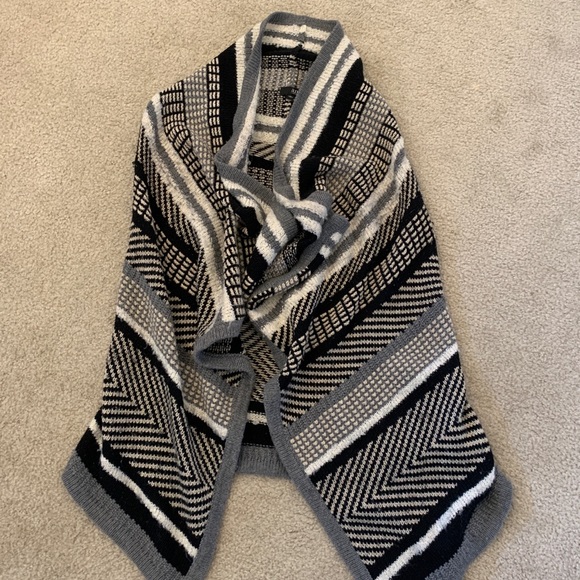 🖤🤍 Sleeveless Cardigan Vest 🤍🖤 - Picture 12 of 12